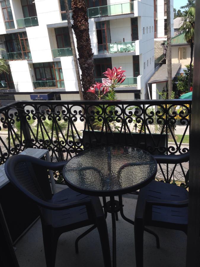 Cheap And Chic Apartment Batumi Exterior photo